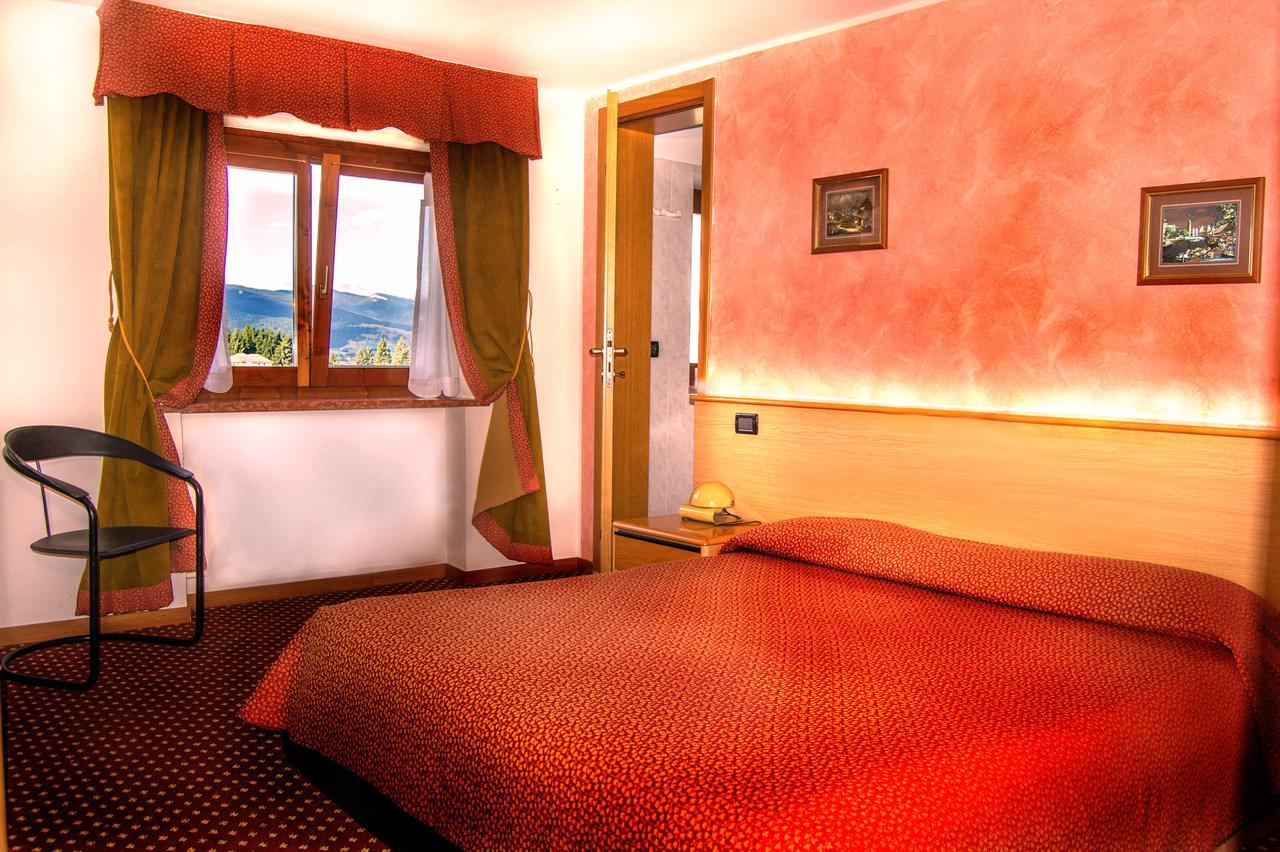 Hotel Belvedere Roana Exteriör bild